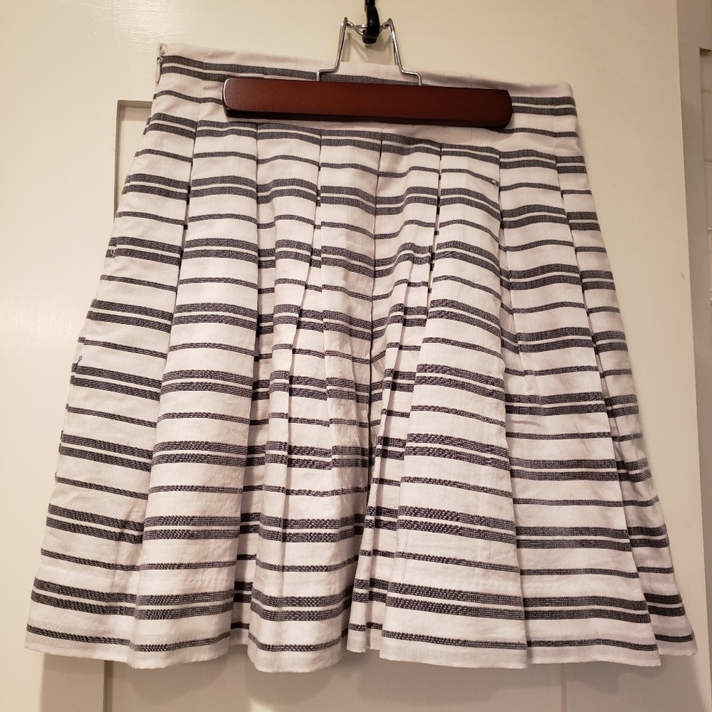 Gap Pleated Skirt Size 0 Wht/Blk